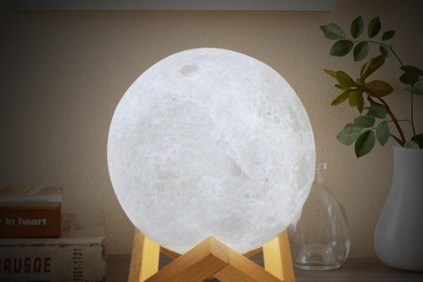 La lampe Lune : tendance et multifonction