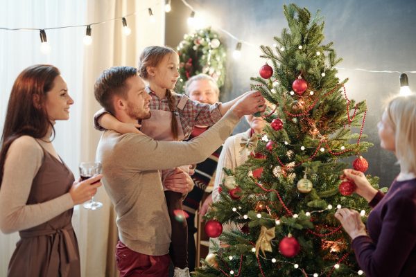 Décoration de sapin de Noël 2023 : tendances et inspirations